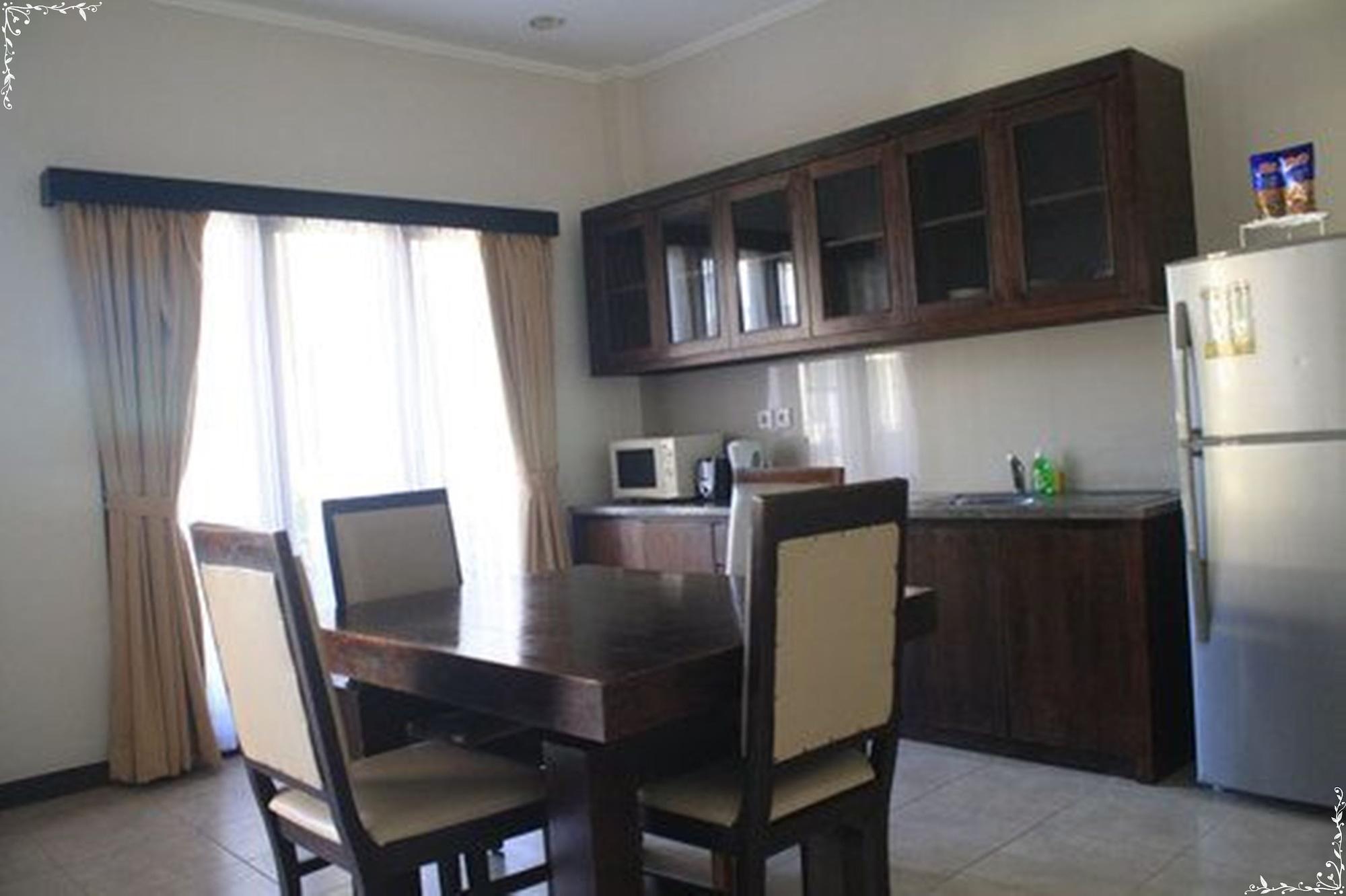 Kuta Town House Apartments מראה חיצוני תמונה